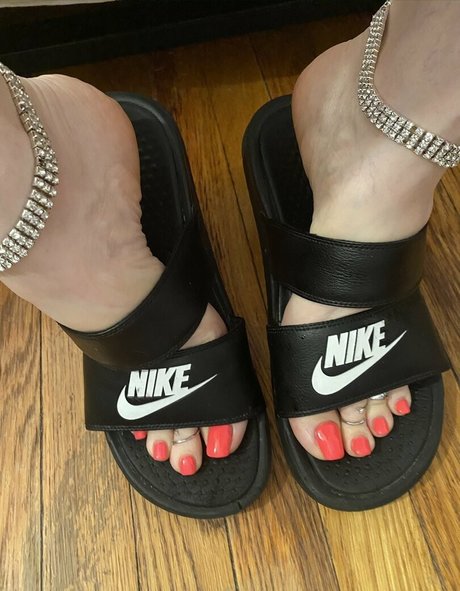 Foto di nudo di fuga di OnlyFans di Goddess Fendi