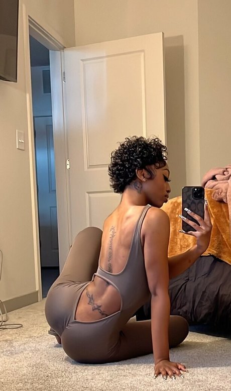 Foto di nudo di fuga di OnlyFans di Imani