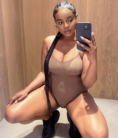 Foto di nudo di fuga di OnlyFans di Keisha Buchanan