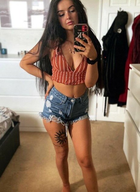 Foto di nudo di fuga di OnlyFans di Jade K