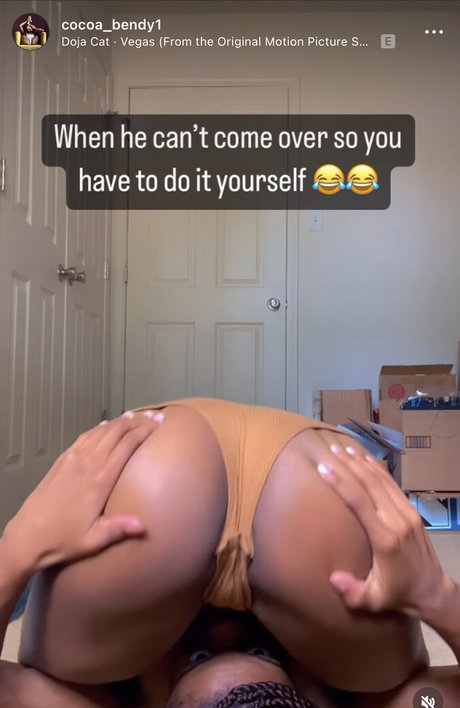 Foto di nudo di fuga di OnlyFans di Cocoabendy1