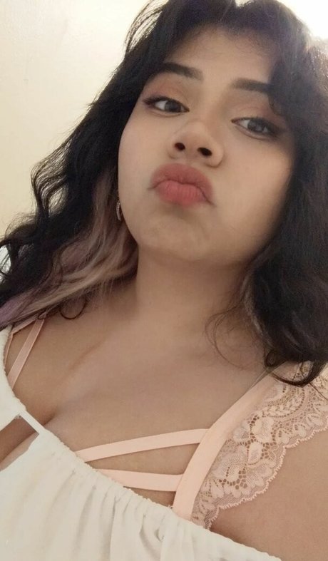 Foto di nudo di fuga di OnlyFans di Yeonniebaby