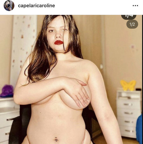 Foto di nudo di fuga di OnlyFans di Caroline Capelarii