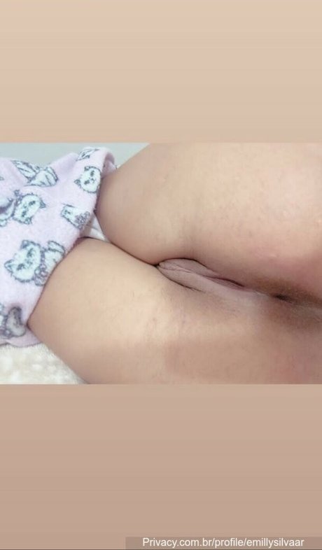 Foto di nudo di fuga di OnlyFans di Emillysilvaar