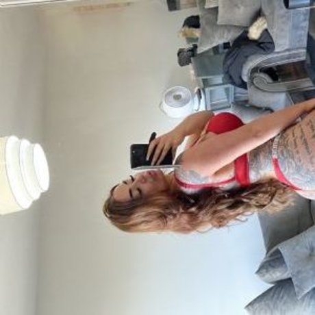 Foto di nudo di fuga di OnlyFans di Louise Mcnamara