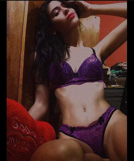 Foto di nudo di fuga di OnlyFans di Estrelaanaluh23