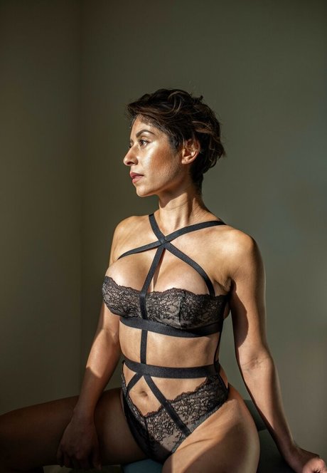 Foto di nudo di fuga di OnlyFans di Isela Luna