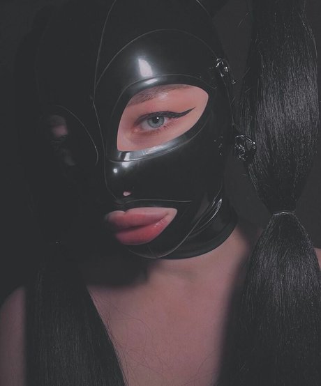 Foto di nudo di fuga di OnlyFans di Bronnica