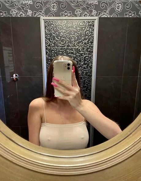 Foto di nudo di fuga di OnlyFans di Deecyzja