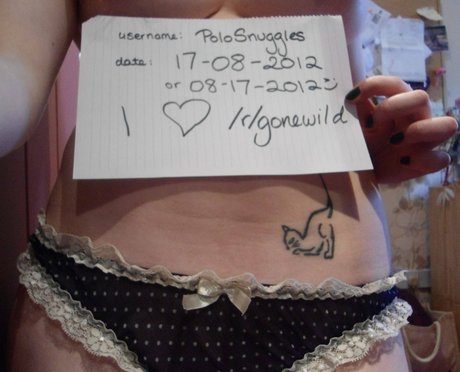 Foto di nudo di fuga di OnlyFans di Polosnuggles