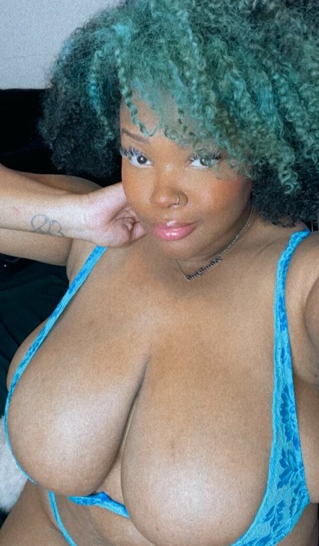 Foto di nudo di fuga di OnlyFans di Msmoodybb