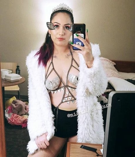 Foto di nudo di fuga di OnlyFans di Anriaeterna