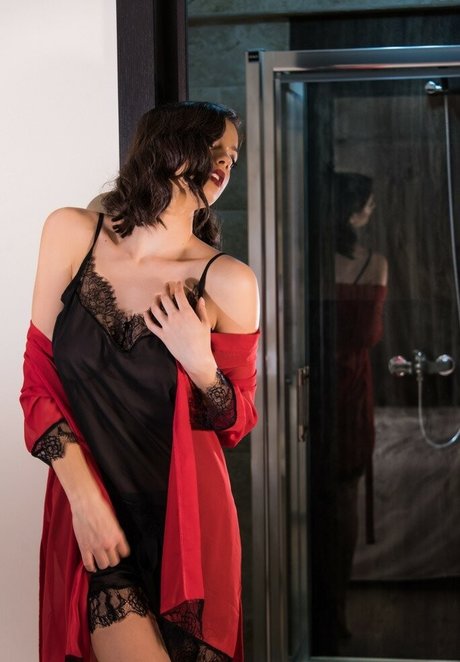 Foto di nudo di fuga di OnlyFans di Alexandra Domnita