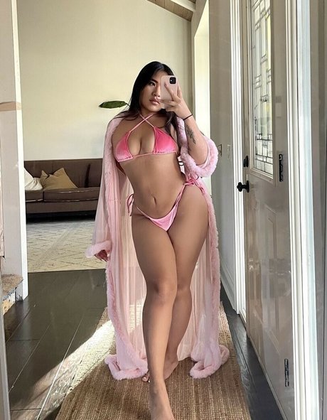 Foto di nudo di fuga di OnlyFans di Alicea Inthavong