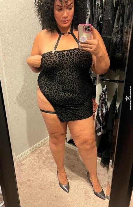 Foto di nudo di fuga di OnlyFans di Lina Fanene