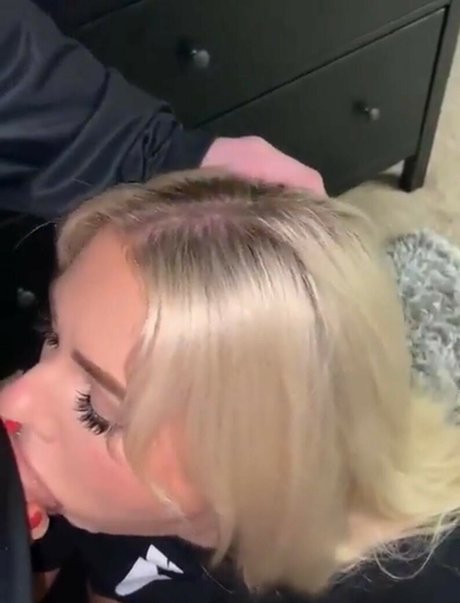 Foto di nudo di fuga di OnlyFans di Latgirl