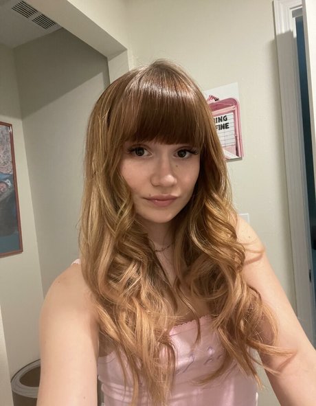 Foto di nudo di fuga di OnlyFans di Pixieswallows
