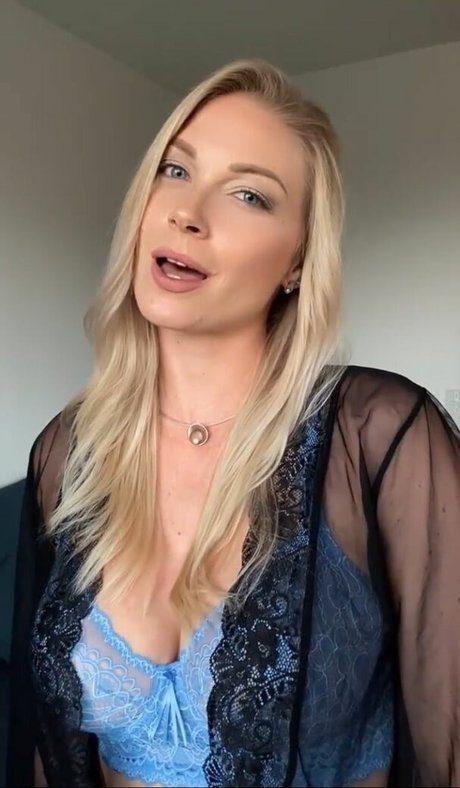 Foto di nudo di fuga di OnlyFans di Dresden333