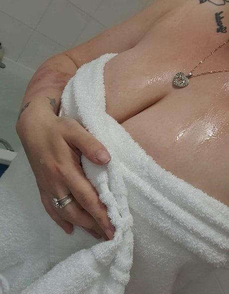 Foto di nudo di fuga di OnlyFans di She S Selling Nudes