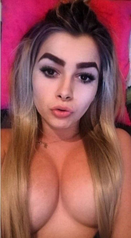 Foto di nudo di fuga di OnlyFans di Novinhas