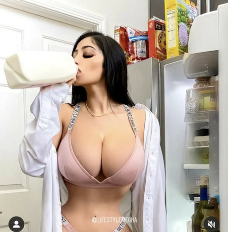 Foto di nudo di fuga di OnlyFans di Dr Megha Mukherjee