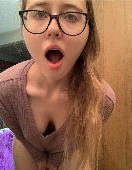 Foto di nudo di fuga di OnlyFans di Brittneythesaint