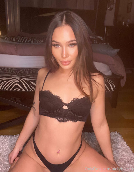 Foto di nudo di fuga di OnlyFans di Nickybeezer