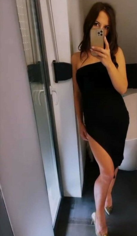 Foto di nudo di fuga di OnlyFans di Chefowa