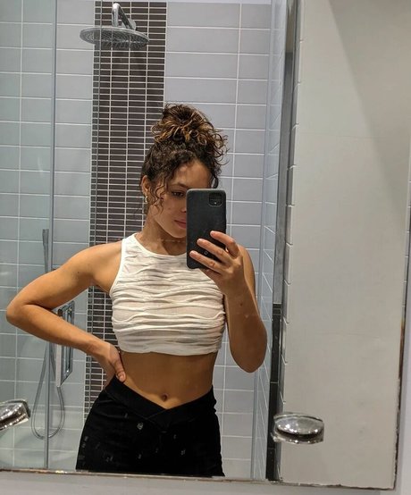 Foto di nudo di fuga di OnlyFans di Moya Lothianmclean