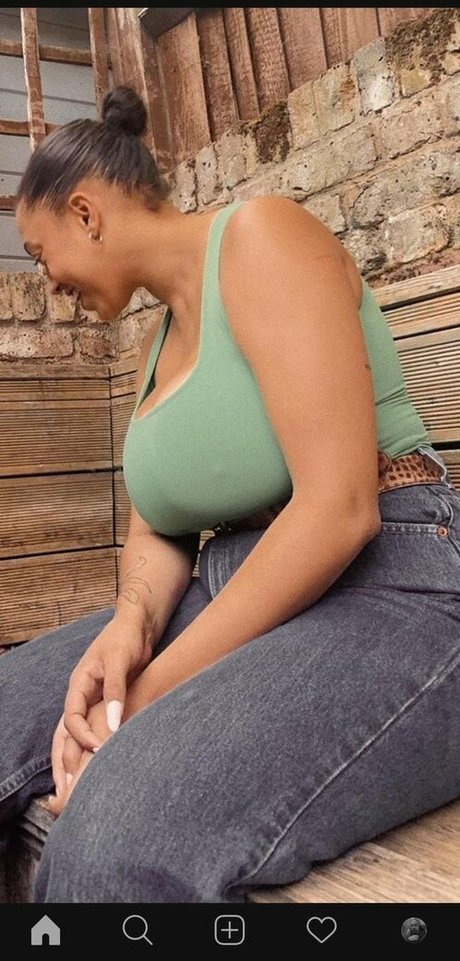 Foto di nudo di fuga di OnlyFans di Mahalia Burkmar