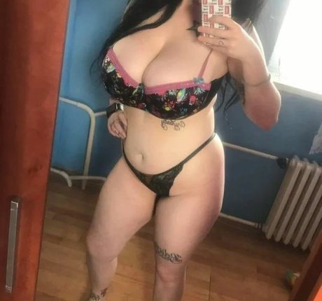 Foto di nudo di fuga di OnlyFans di Inkedprincess90