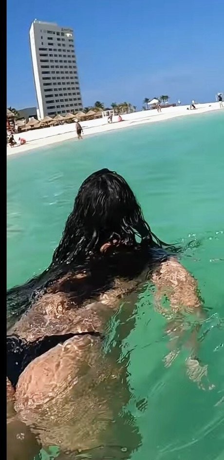Foto di nudo di fuga di OnlyFans di Mundo Sem Fim