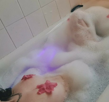 Foto di nudo di fuga di OnlyFans di Ljaphra