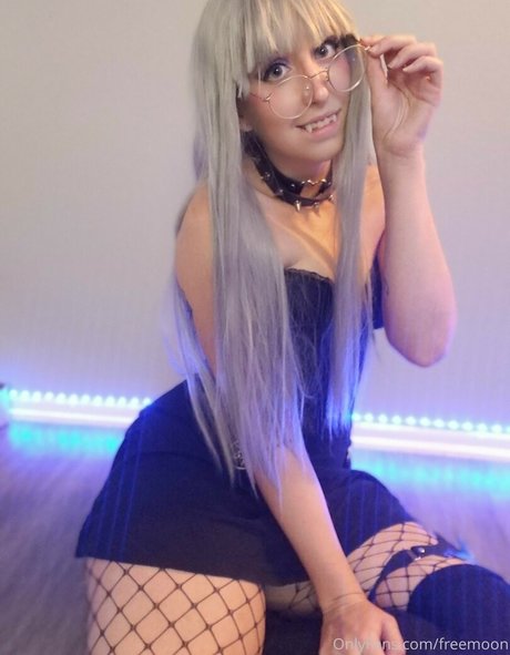 Foto di nudo di fuga di OnlyFans di Moonirl