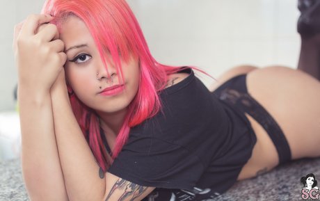 Foto di nudo di fuga di OnlyFans di Lorry Suicide