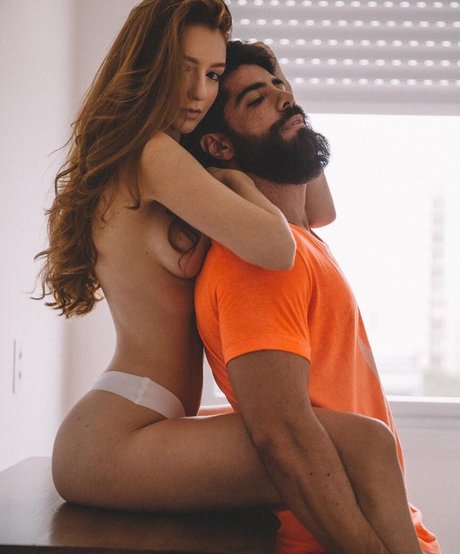 Foto di nudo di fuga di OnlyFans di Mari Fioretti