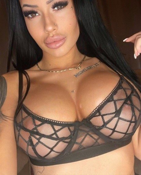 Foto di nudo di fuga di OnlyFans di Magyarficial