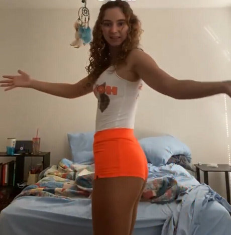 Foto di nudo di fuga di OnlyFans di Oliveboo