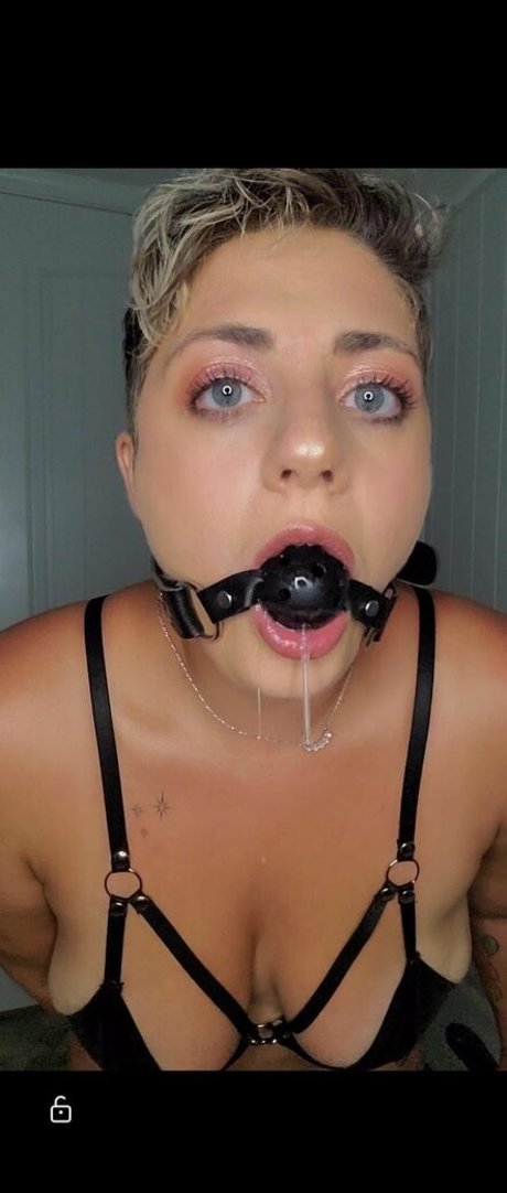 Foto di nudo di fuga di OnlyFans di Callmemiag