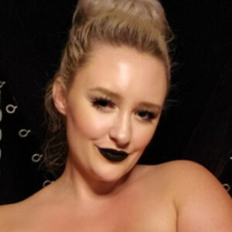 Foto di nudo di fuga di OnlyFans di Mistress Primrose