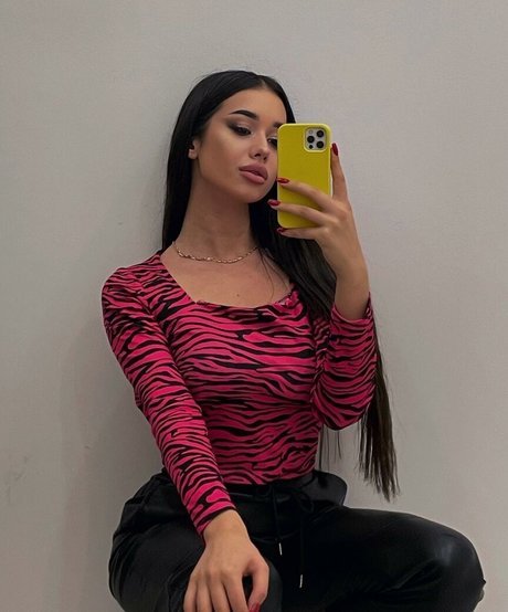 Foto di nudo di fuga di OnlyFans di Sophia Adamova