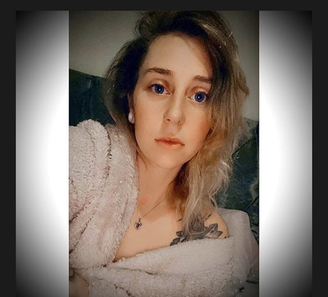 Foto di nudo di fuga di OnlyFans di Lcsimpson