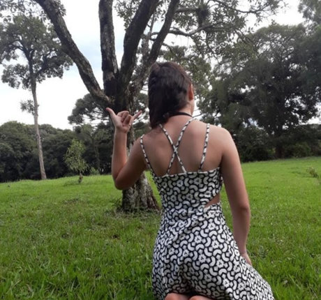 Foto di nudo di fuga di OnlyFans di Friends Pretty Feet