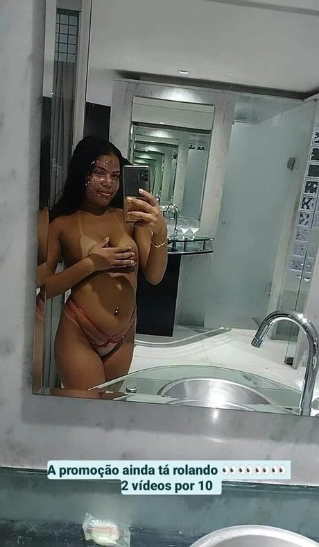 Foto di nudo di fuga di OnlyFans di Annamoreninha03