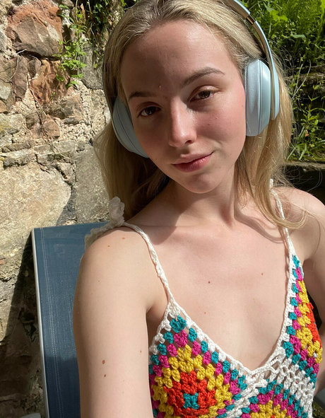 Foto di nudo di fuga di OnlyFans di Crochet Tops