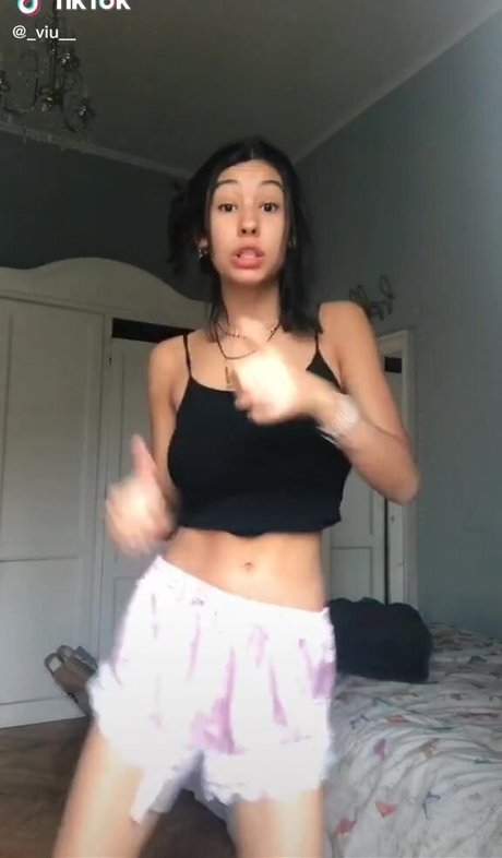 Foto di nudo di fuga di OnlyFans di Viu