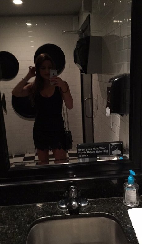 Foto di nudo di fuga di OnlyFans di Lauren Bedford Russell