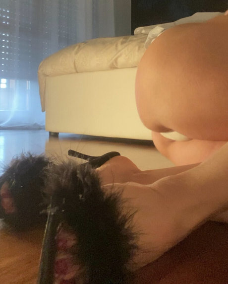 Foto di nudo di fuga di OnlyFans di Elenamici