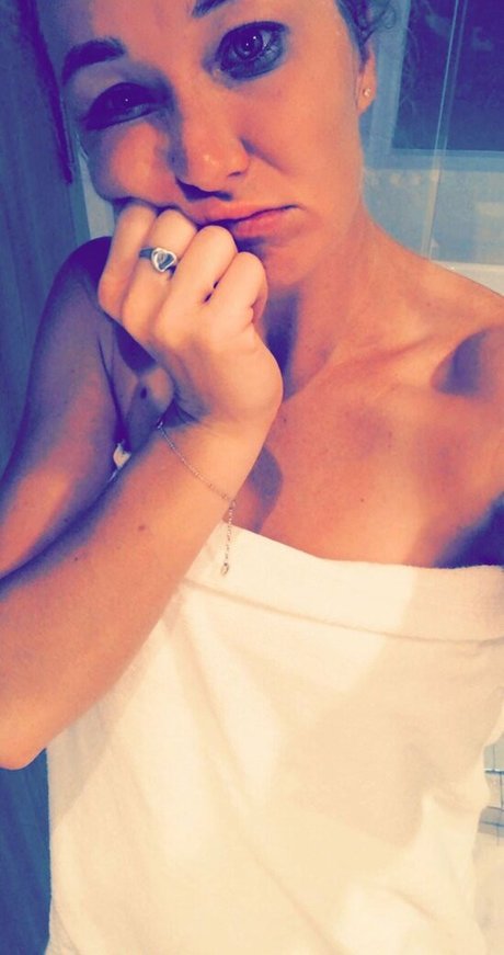 Foto di nudo di fuga di OnlyFans di Julia Glushko