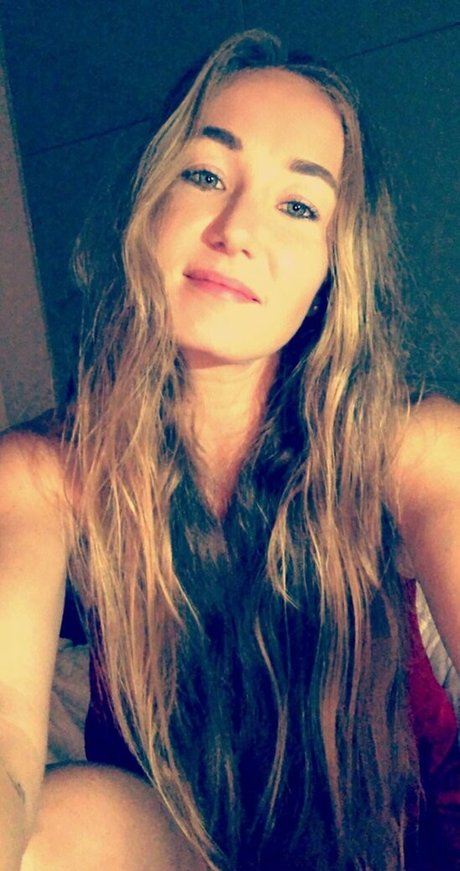 Foto di nudo di fuga di OnlyFans di Julia Glushko